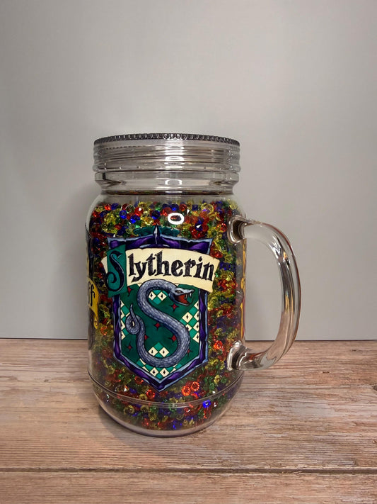 20oz Harry Potter Hogwarts House Crest Snow Globe Mug!